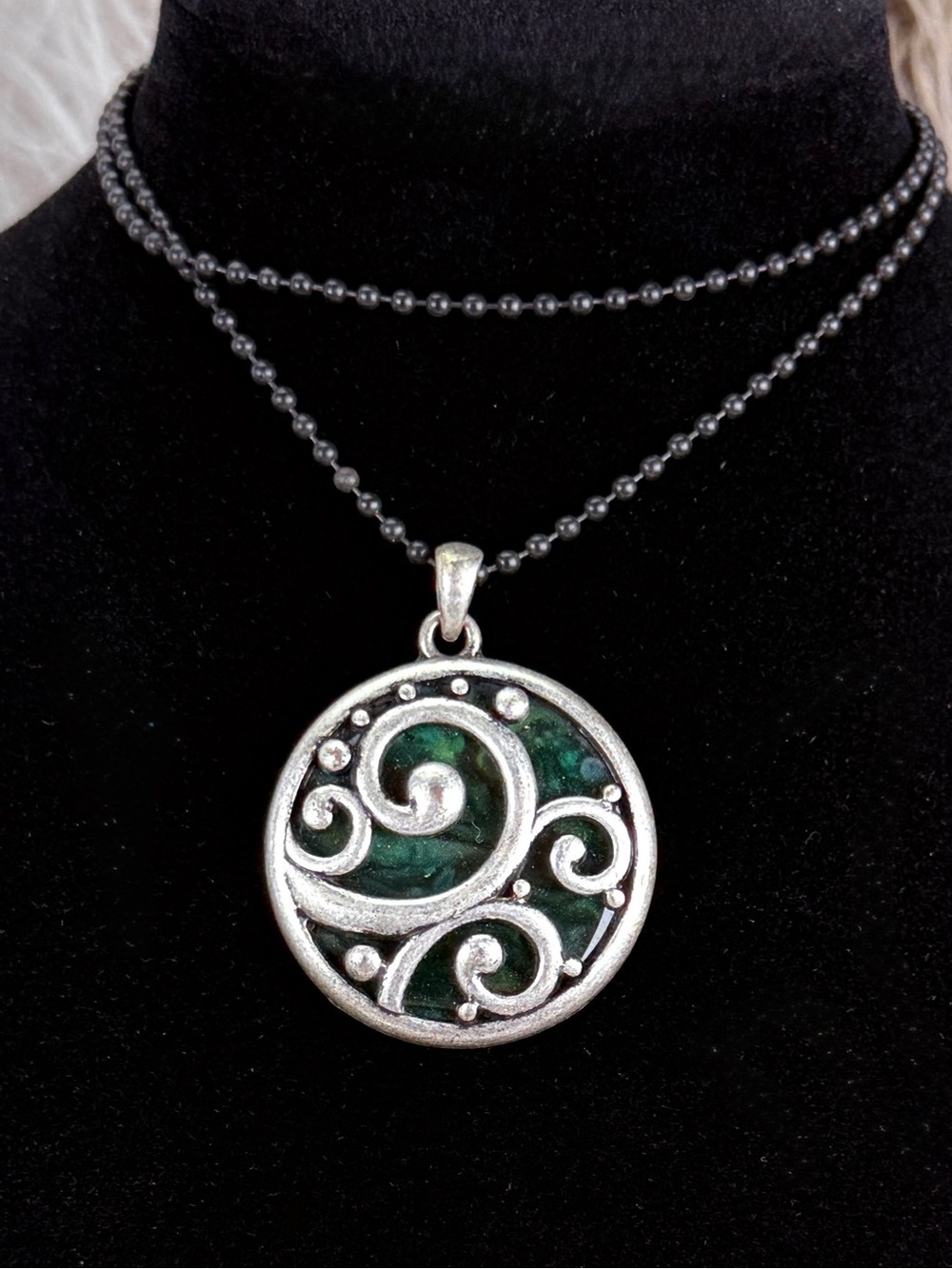 Round Scroll Pendant Necklace Green Inlay Silver Tone Long Ball Chain